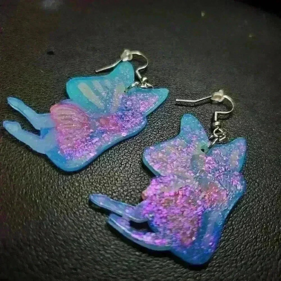 Adorable pastel blue and pink magical butterfly fairy earrings - Picture 12 of 16